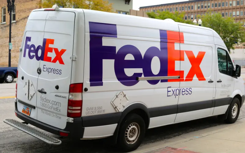 Does FedEx Hire Felons